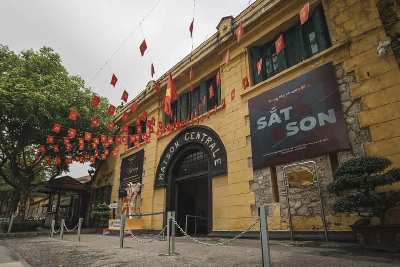 1 Day - 1/2 Day Hanoi City - Luxury Bus, Lunch, Train Street - Bat Trang pottery village and your ceramic sample
