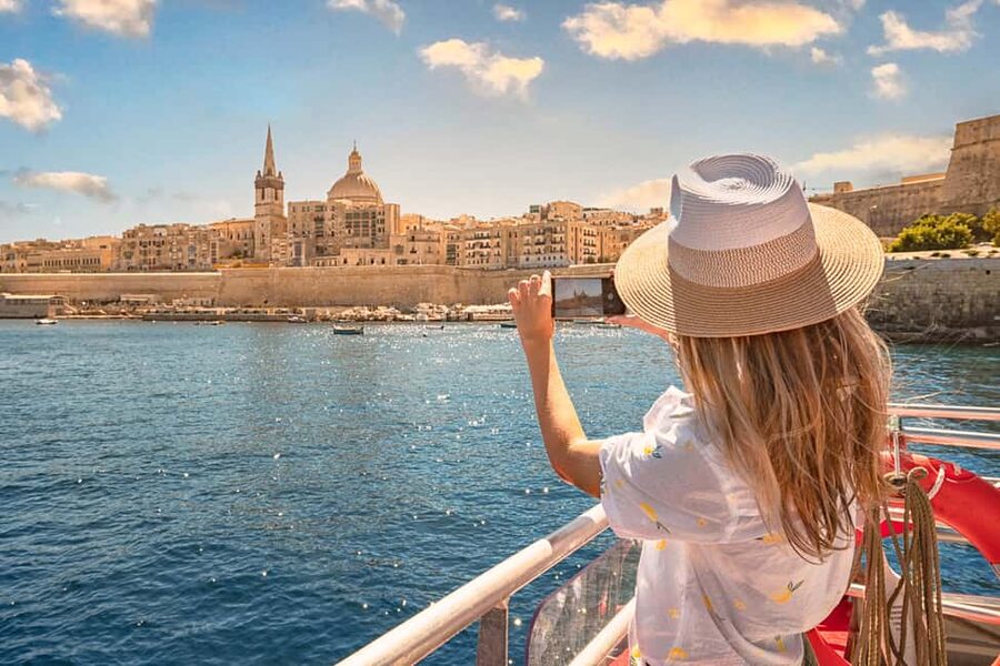 1-Day Hop-On Hop-Off Bus + Harbour Cruise (CMO) - Starting at the right stop