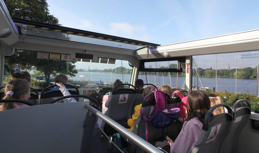 1-Day Hop-on/Hop-off Bus Tour of Hamburg Line D - Starting at Central Station on Kirchenallee