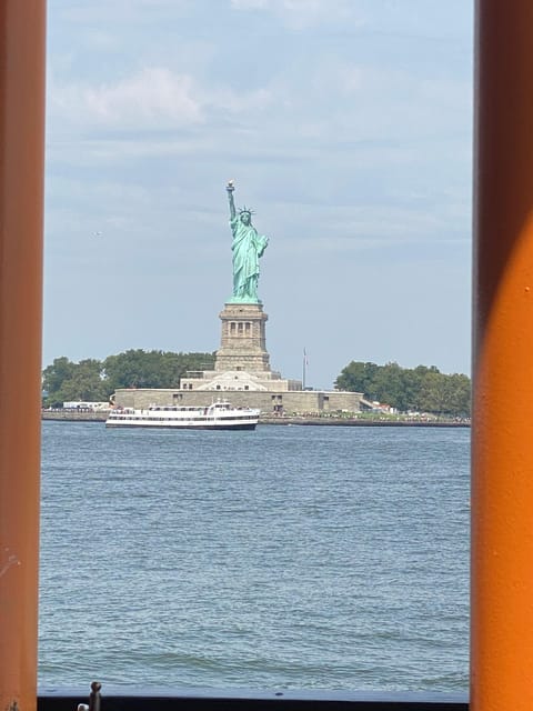 #1 Six Hour Bus Tour and Boat Ride By The Statue of Liberty - Who should book this New York overview?