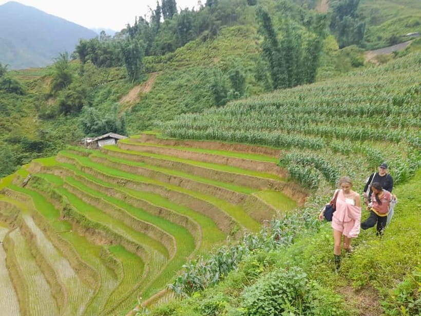 2-Day Sa Pa Ethnic Homestay Tour & Trek with Limousine Bus - An evening in Ta Van village