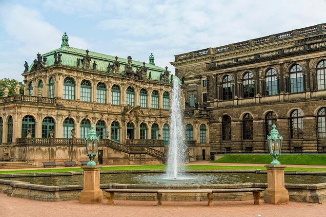 2 day ticket Grand City Tour Hop on Hop off 22 stops - Key points at a glance
