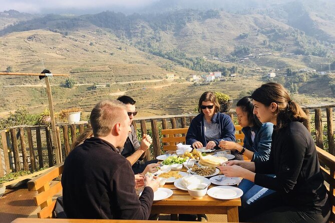 2-Day Trekking Adventure of Sapa from Hanoi with Night Bus - Lunch and the approach to Ta Van