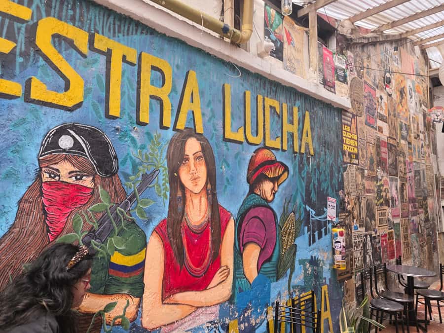 3-in-1 Panoramic city tour Bogotá-beyond the traditional - Cacao, local drinks, and a taste of social change