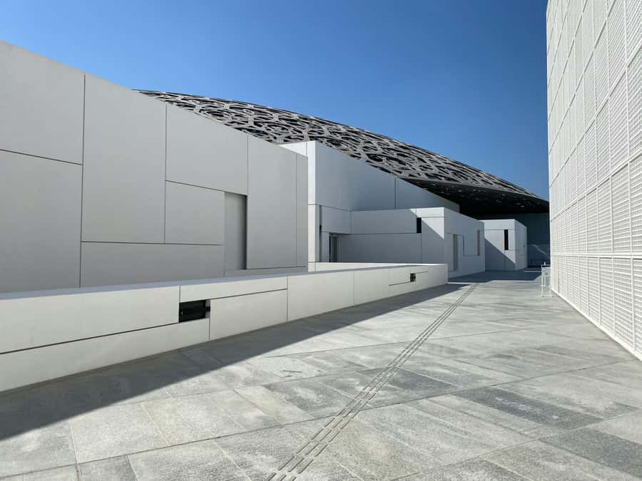 Abu Dhabi: Big Bus Hop-On Hop-Off Sightseeing Tour - Corniche, beaches, and Heritage Village