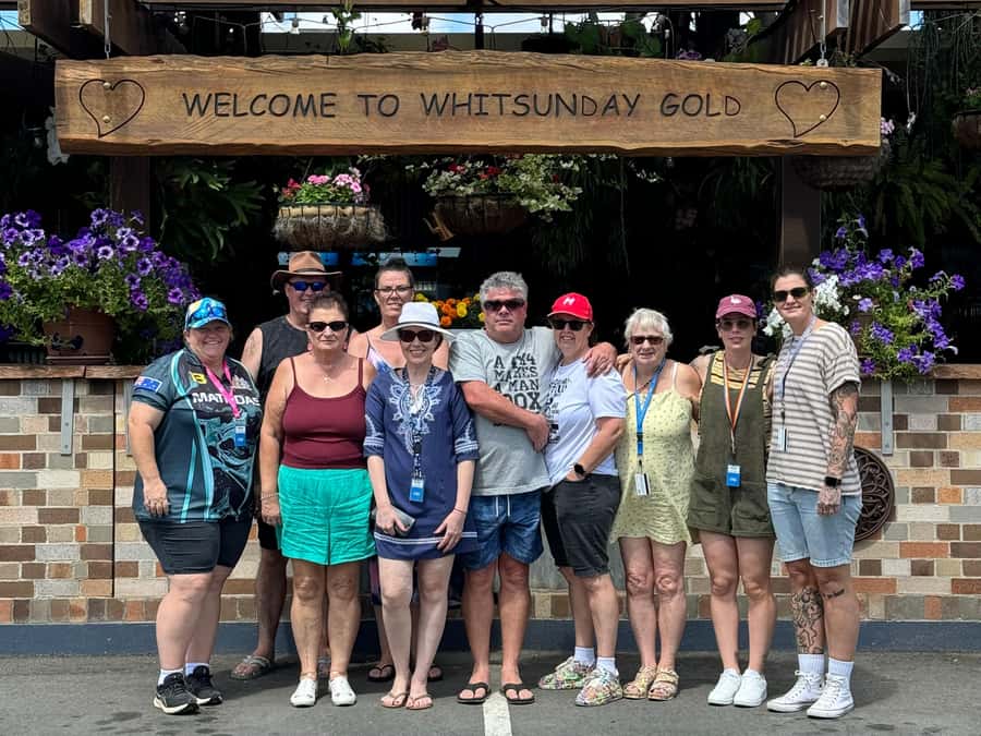 Airlie Beach: Sightseeing Bus Tour - Whitsunday Gold Coffee: a useful local stop