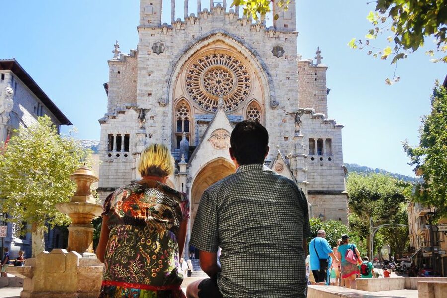 Alcudia/Marratxi: Valldemossa & Soller Tour by Tram & Bus - The mountain drive through Llucalcari and Deià