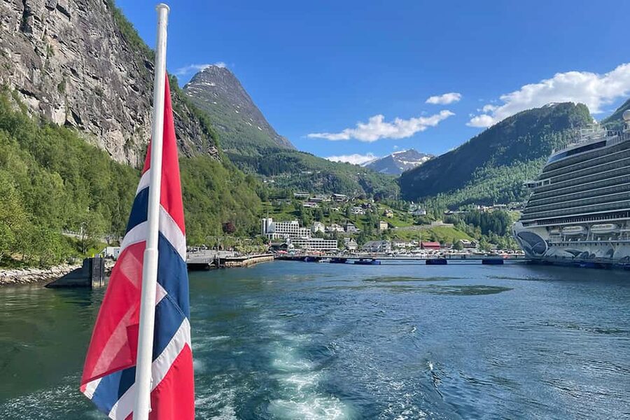 Ålesund to Geiranger Fjord Boat Tour with Return Bus Tour - One hour in Hellesylt