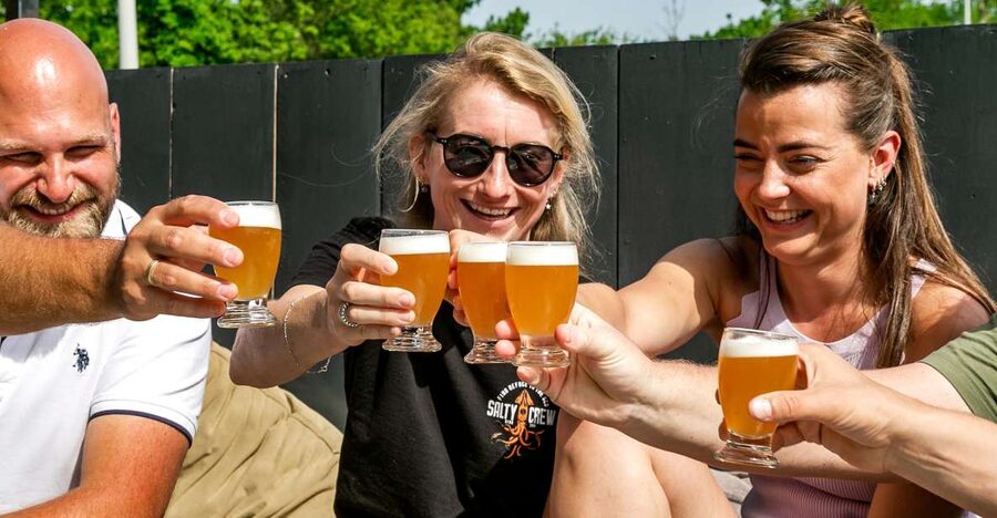 Amsterdam: Guided Craft Beer Brewery Bus Tour with Tastings - Third stop: Breugem Beer and the quick final sample
