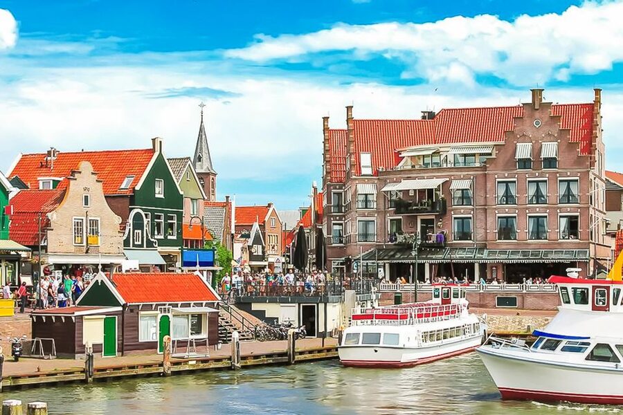Amsterdam: Zaanse Schans, Edam, Volendam & Marken Bus Tour - Zaanse Schans: the postcard scene with a time limit