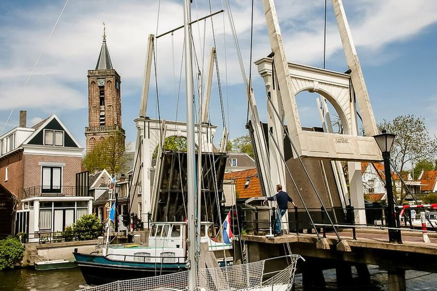 Amsterdam: Zaanse Schans, Edam, Volendam & Marken Bus Tour - Clogs and cheese: useful demonstrations, not just souvenirs