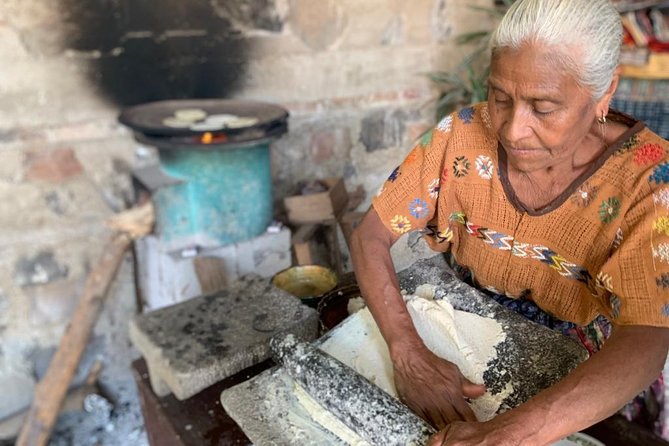 Antigua: Villages Tour on Chicken Bus - What the guides add to the day