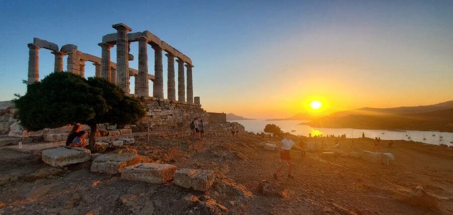 Athens: Hop-on-Hop-off Bus and Cape Sounion Sunset Tour - What your time at the temple looks like