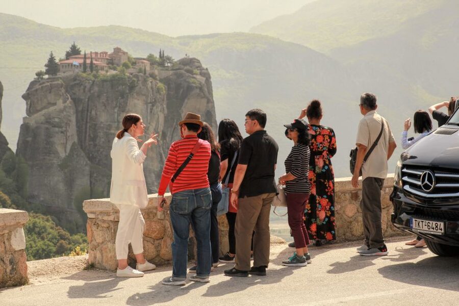 Athens to Meteora: Monasteries & Hidden Caves Bus Tour - The Athens to Kalabaka ride