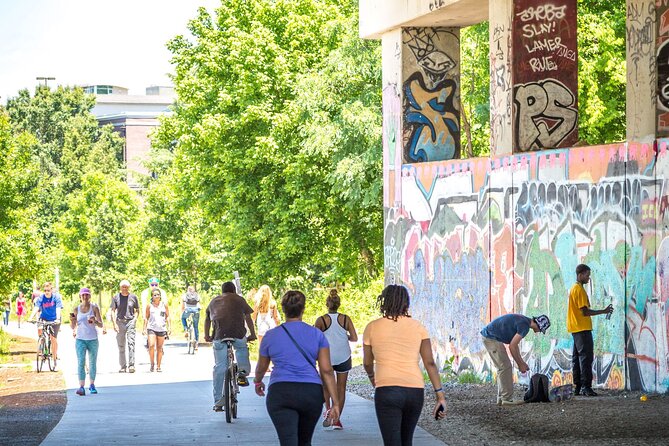 Atlanta Sightseeing Bus Tour - Guides, music, and the tone of the ride