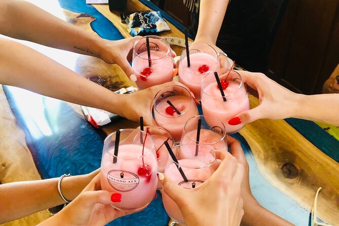 Austin Murals & Mimosas Roofless Party Bus Tour - The $500 group price can be a good deal