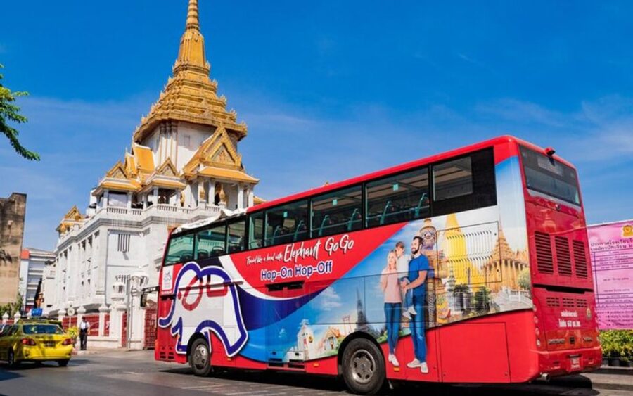 Bangkok: Chinatown Night Walking Tour and Hop On Hop Off Bus - Chinatown after dark at Hua Lamphong