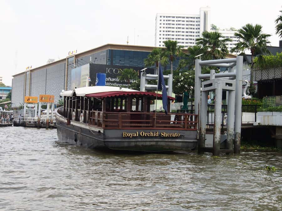 Bangkok: Full-Day Hop-On Hop-Off Walking Tour Mini Group - Chinatown food stalls and the oldest coffee shop