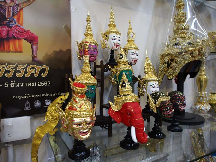 Bangkok: Full-Day Hop-On Hop-Off Walking Tour Mini Group - Guan Yin Shrine and Chinatown’s religious life