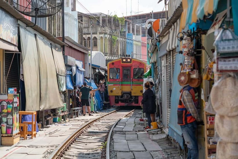 Bangkok: Premium Damnoen Saduak & Railway Market By Food Bus - Key points at a glance