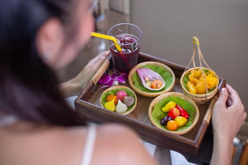 Bangkok: Premium Damnoen Saduak & Railway Market By Food Bus - Mango sticky rice sets the tone