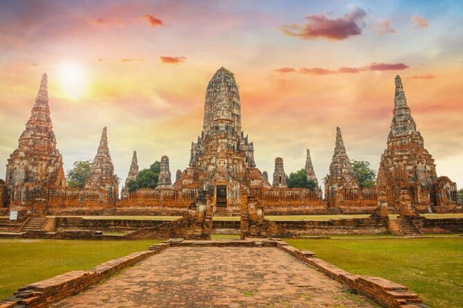 Bangkok Thai Bus Food Tour - Wat Saket and the Golden Mount area