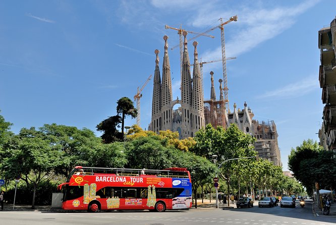 Barcelona City Hop On Hop Off and FC Barcelona Immersive Tour - Why this package works for a first Barcelona day