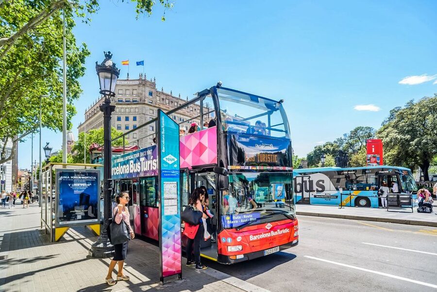 Barcelona: City Sightseeing Hop-On Hop-Off Bus Tour - Who will get the most from this tour?