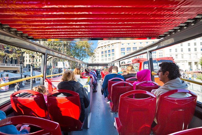 Barcelona City Tour Hop-On Hop-Off and Aquarium - Audio commentary and practical comfort