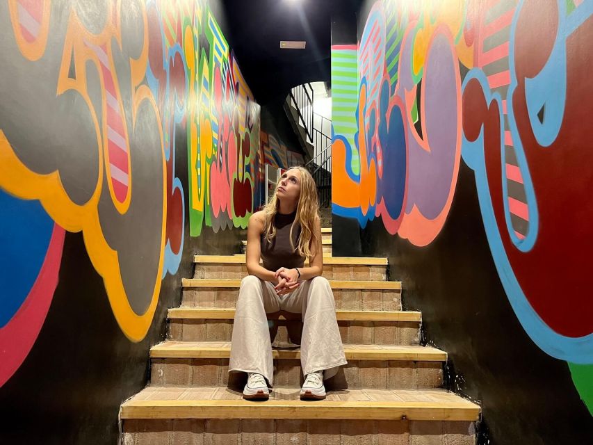 Barcelona: Hop-On Hop-Off Bus and Moco Museum Ticket - The audio guide and what it can, and cannot, do