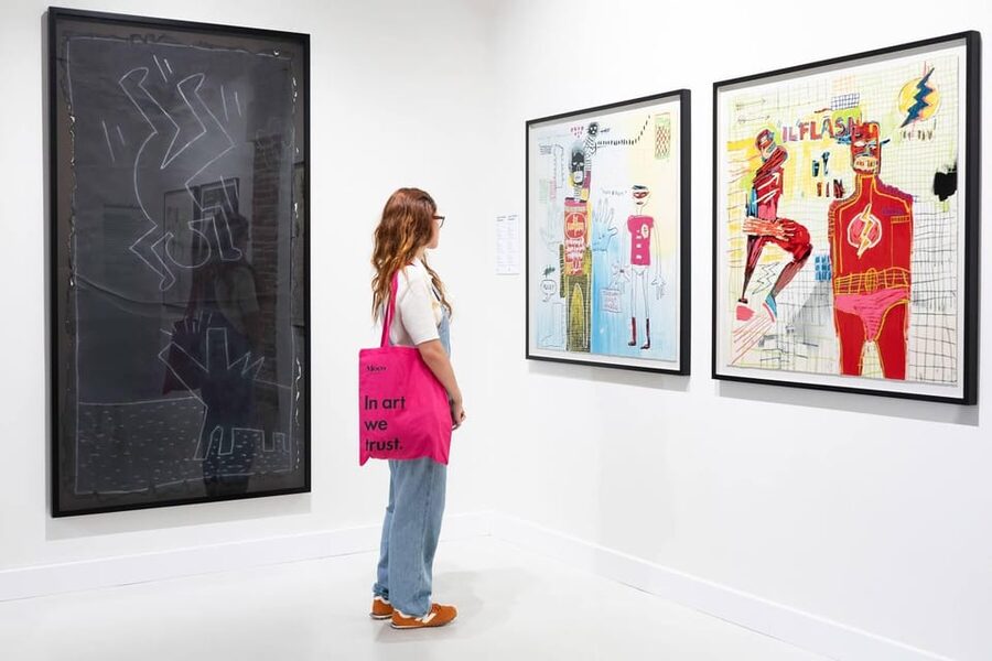 Barcelona: Hop-On Hop-Off Bus and Moco Museum Ticket - Practical timing, routes, and delays
