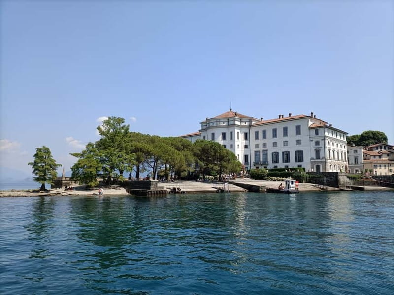 Baveno: Hop-On Hop-Off Boat Tour to 3 Borromean Islands - Isola Madre, gardens with room to wander