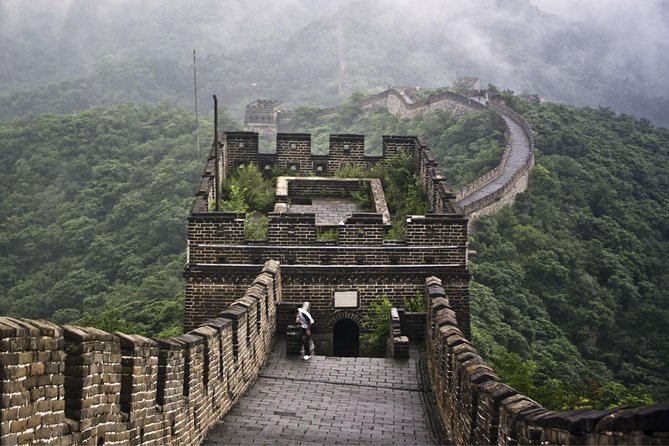Beijing Group Coach Tour to Mutianyu Great Wall Without Lunch - Walking the 6-km Mutianyu section