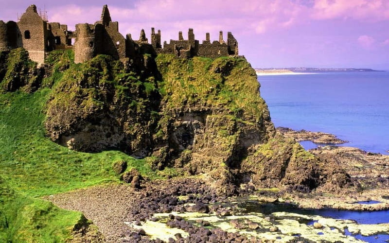 Belfast: Giant's Causeway Tour and 2-Day Open Top-Bus Tour - Dunluce Castle is best viewed from outside