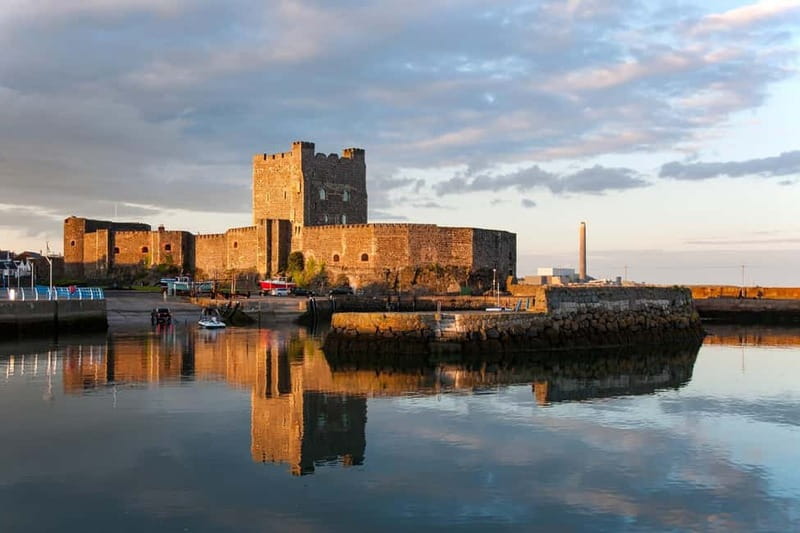 Belfast: Giant's Causeway Tour and 2-Day Open Top-Bus Tour - Carrickfergus Castle starts the morning
