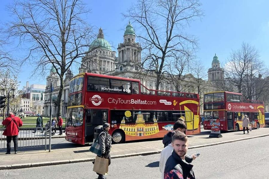 Belfast: Hop-on Hop-off Bus Tour With Live Guides - Donegall Square and Belfast city center
