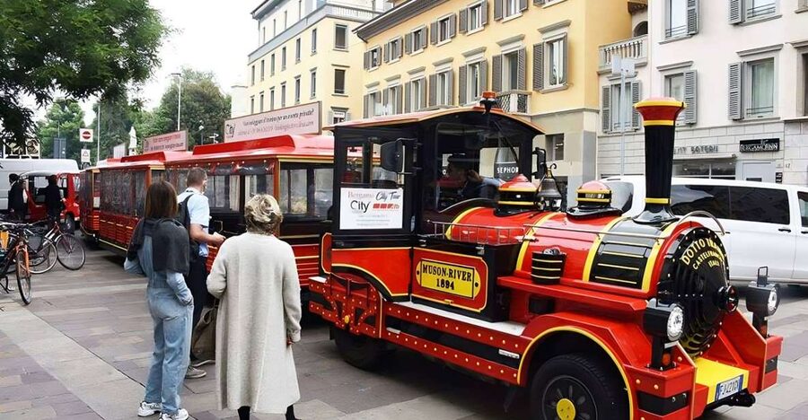 Bergamo: City Highlights Minibus or Train - Choosing the Blue Line electric minibus