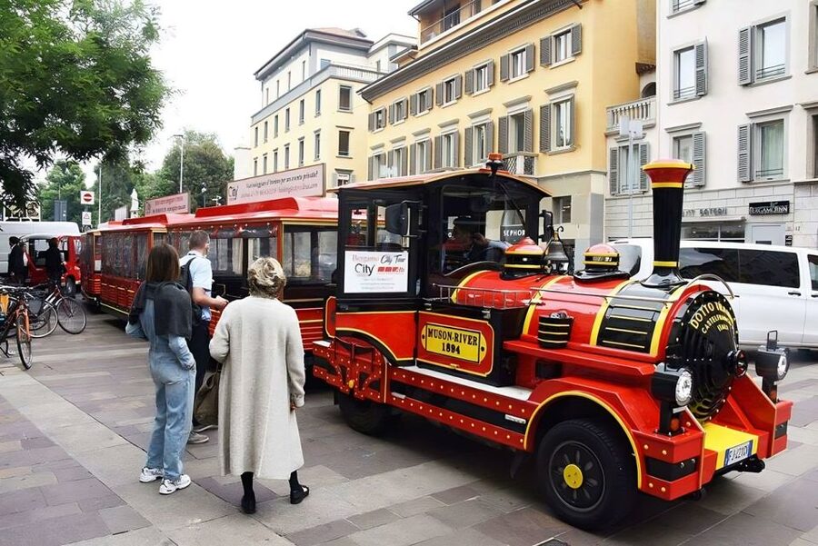Bergamo: City Highlights Minibus or Train - What the audio guide adds