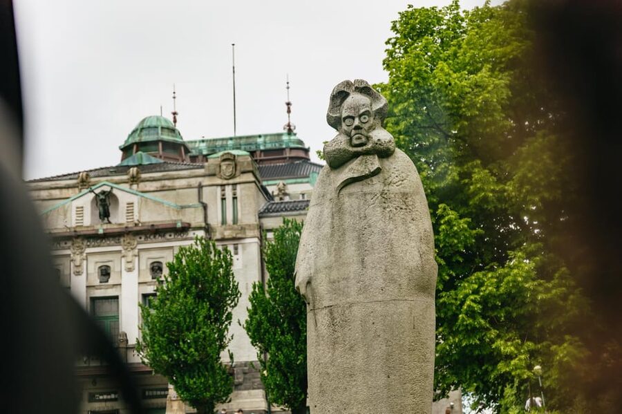 Bergen: Guided Minibus Tour with Photo Stops - How the Guides Shape the Experience