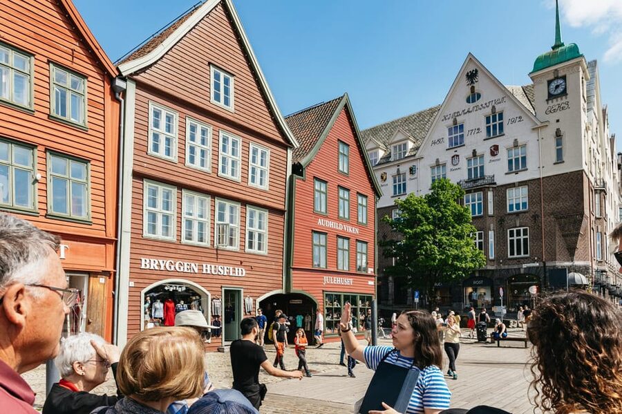 Bergen: Guided Minibus Tour with Photo Stops - Starting Beside Bergen Fortress