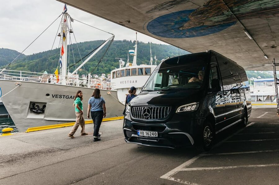 Bergen: Guided Minibus Tour with Photo Stops - From the Harbor to Bergen’s Main Sights