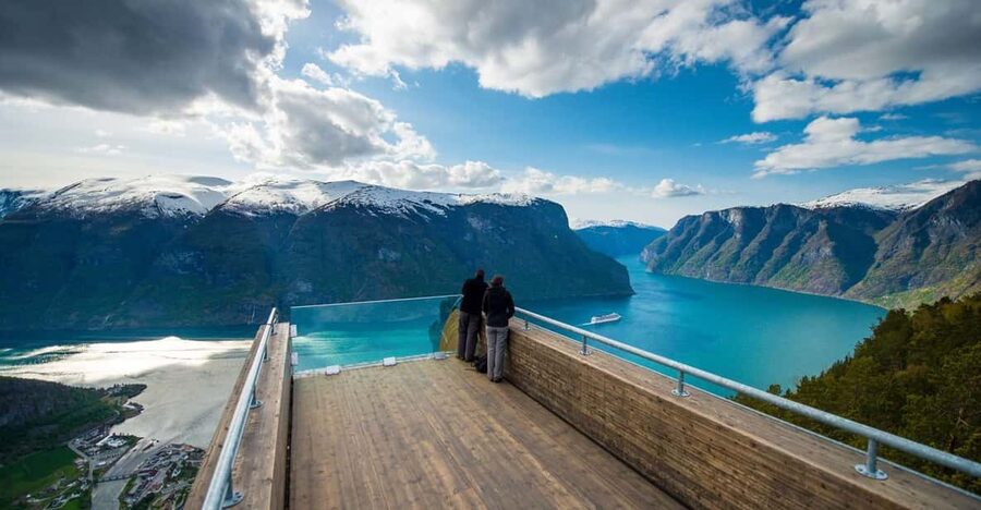Bergen: Nærøyfjorden, Flåm, and Stegastein Guided Bus Tour - Flåm is the practical mid-day pause