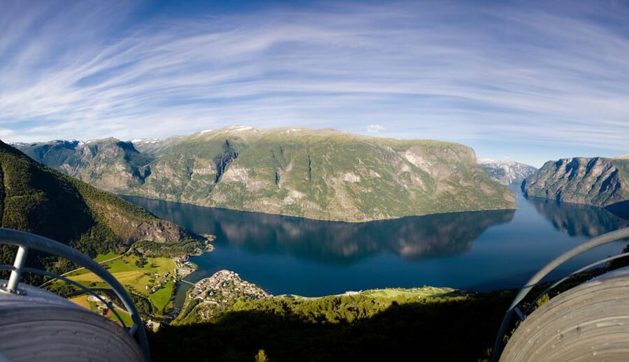 Bergen: Nærøyfjorden, Flåm, and Stegastein Guided Bus Tour - The two-hour Nærøyfjorden cruise