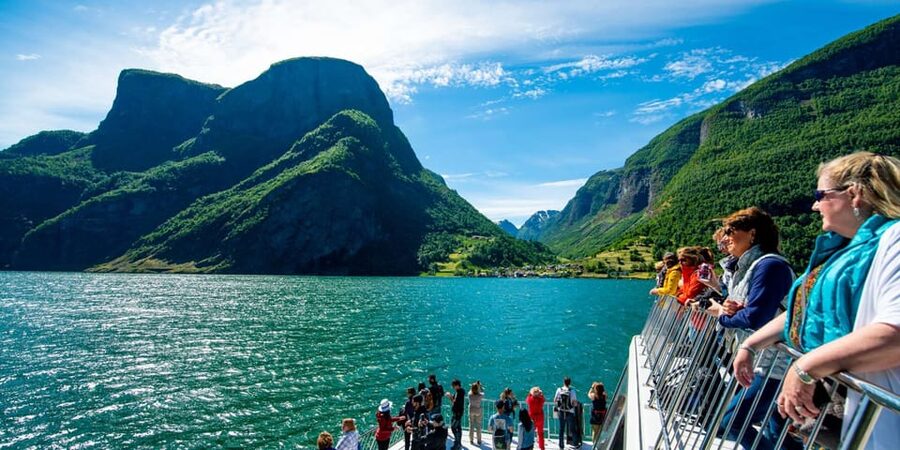 Bergen: Nærøyfjorden, Flåm, and Stegastein Guided Bus Tour - Is $309 a fair price?