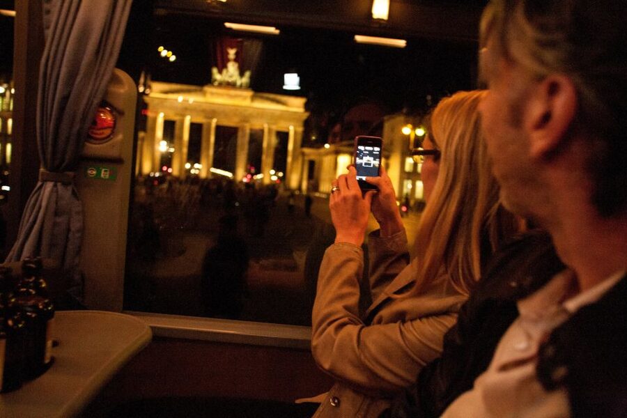 Berlin: 1.5-Hour Comedy Bus Tour in German - Brandenburg Gate and Unter den Linden