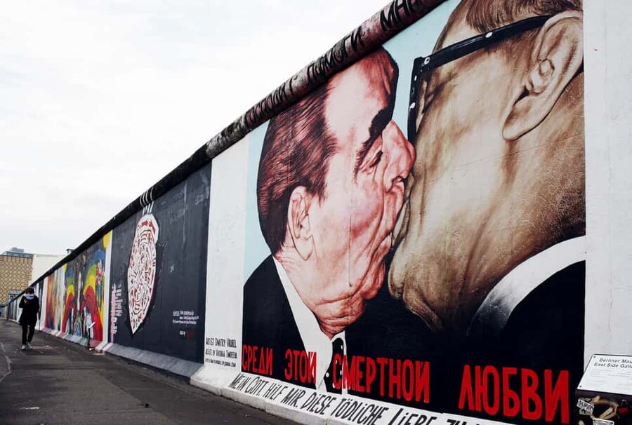 Berlin: Bus Tour to Sachsenhausen, East Side Gallery, & Berlin Story Bunker - The 30 minutes of free time