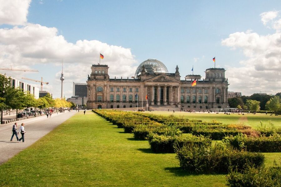 Berlin: City Sightseeing Hop-On Hop-Off Bus Tour - Hauptbahnhof, Bellevue, and the green western section