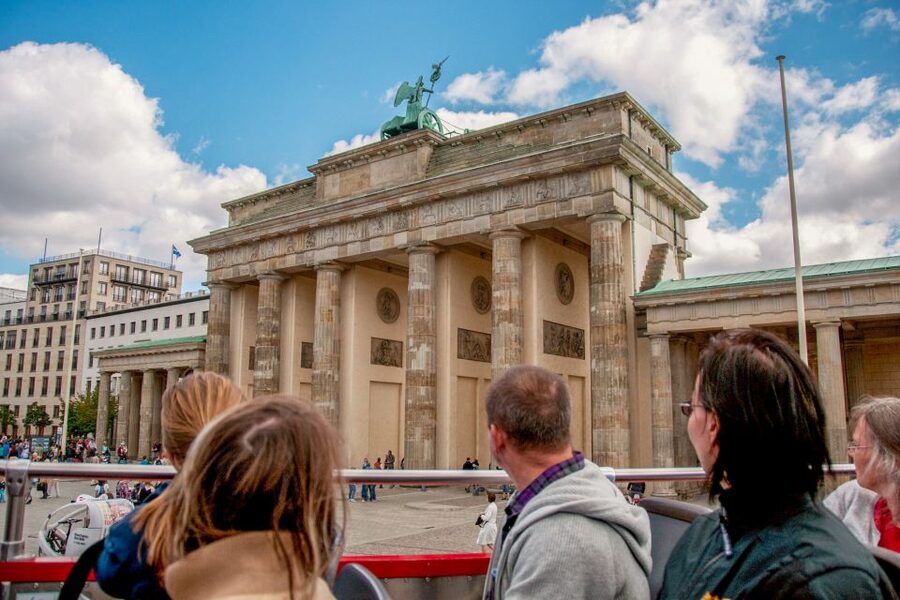 Berlin: City Sightseeing Hop-On Hop-Off Bus Tour - What the audio guide and app add