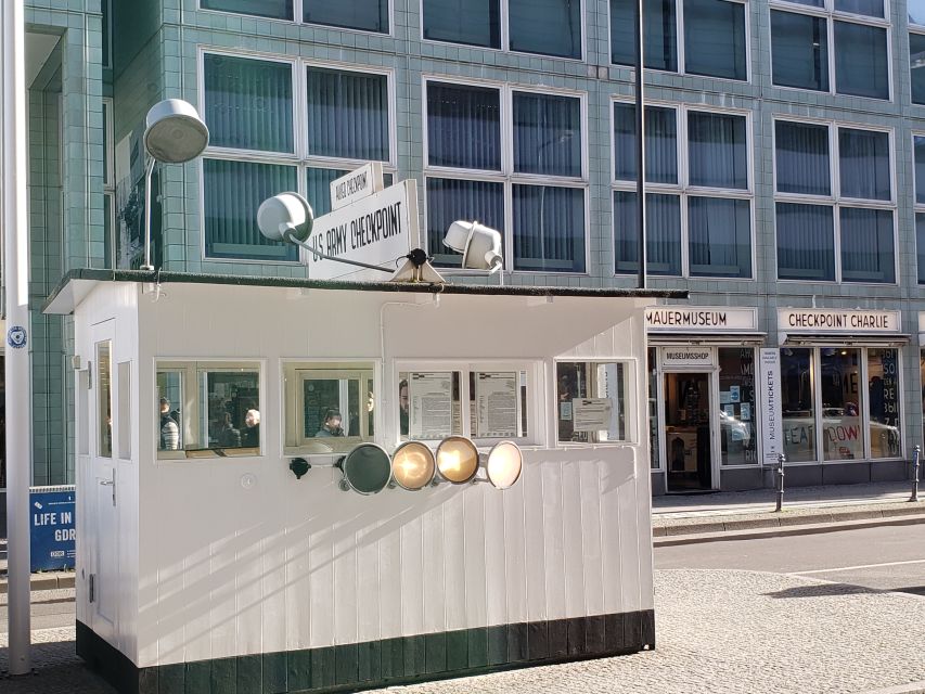 Berlin: Highlights of the City - a Private Bus Tour - The vehicle, group size, and private format