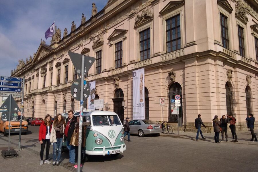 Berlin: Private Sightseeing Tour in Iconic Oldtimer VW Bus - Rotes Rathaus, the TV Tower, and old Berlin
